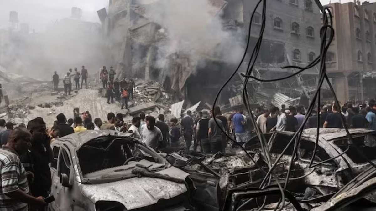 गाजा पट्टी में इजरायली हमलों में मरने वालों की संख्या 17,400 के पार हुई